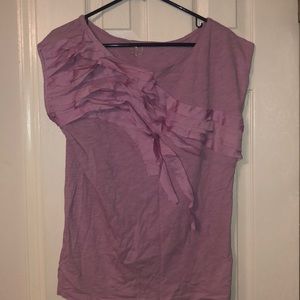 Lilac colored cute top slightly wrinkled